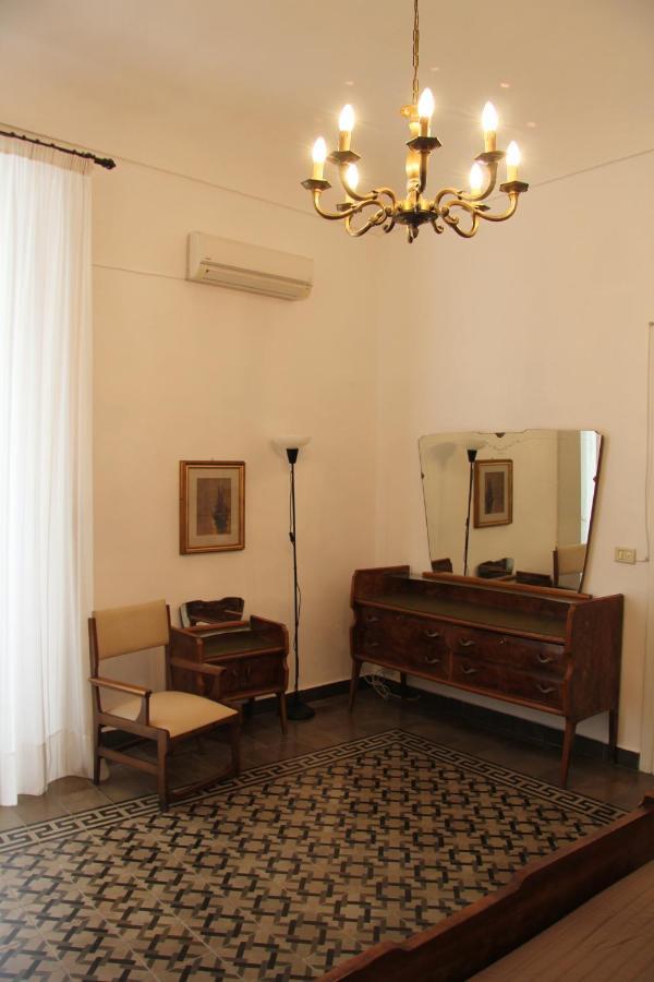 Casa Vacanza Icaros, Ortigia Hictoric Center, 200 Mt From The Beach Сиракузы Экстерьер фото