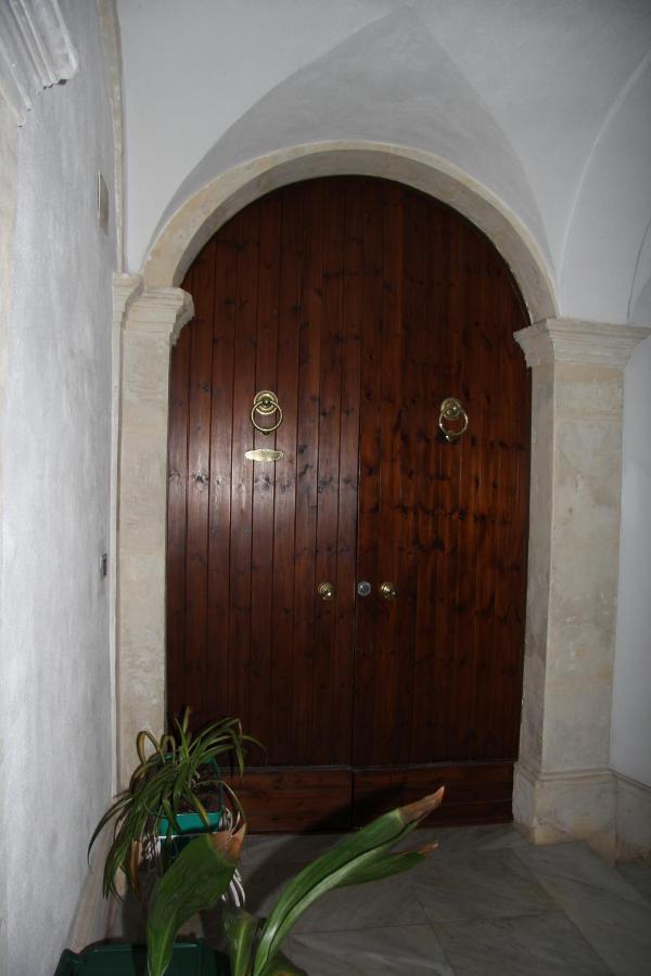 Casa Vacanza Icaros, Ortigia Hictoric Center, 200 Mt From The Beach Сиракузы Экстерьер фото