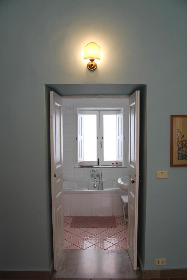 Casa Vacanza Icaros, Ortigia Hictoric Center, 200 Mt From The Beach Сиракузы Экстерьер фото